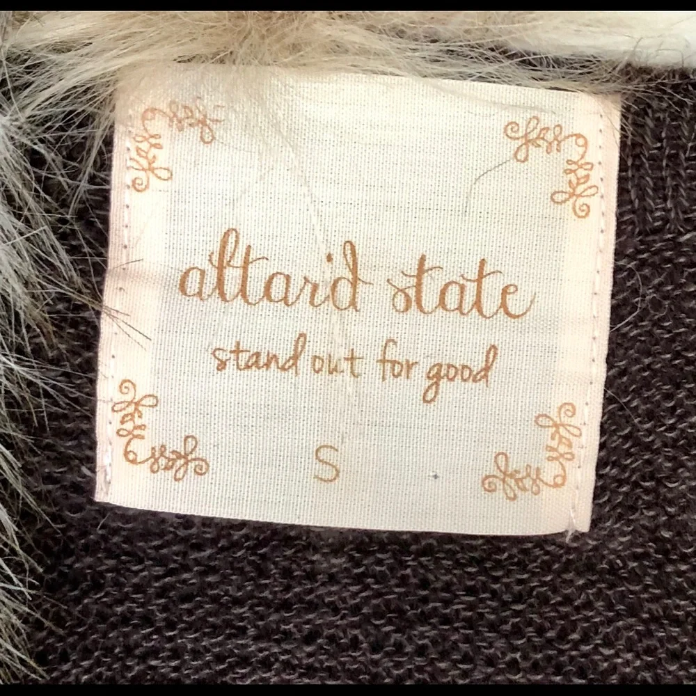 Altard State Vest 💕 - Picture 3 of 3
